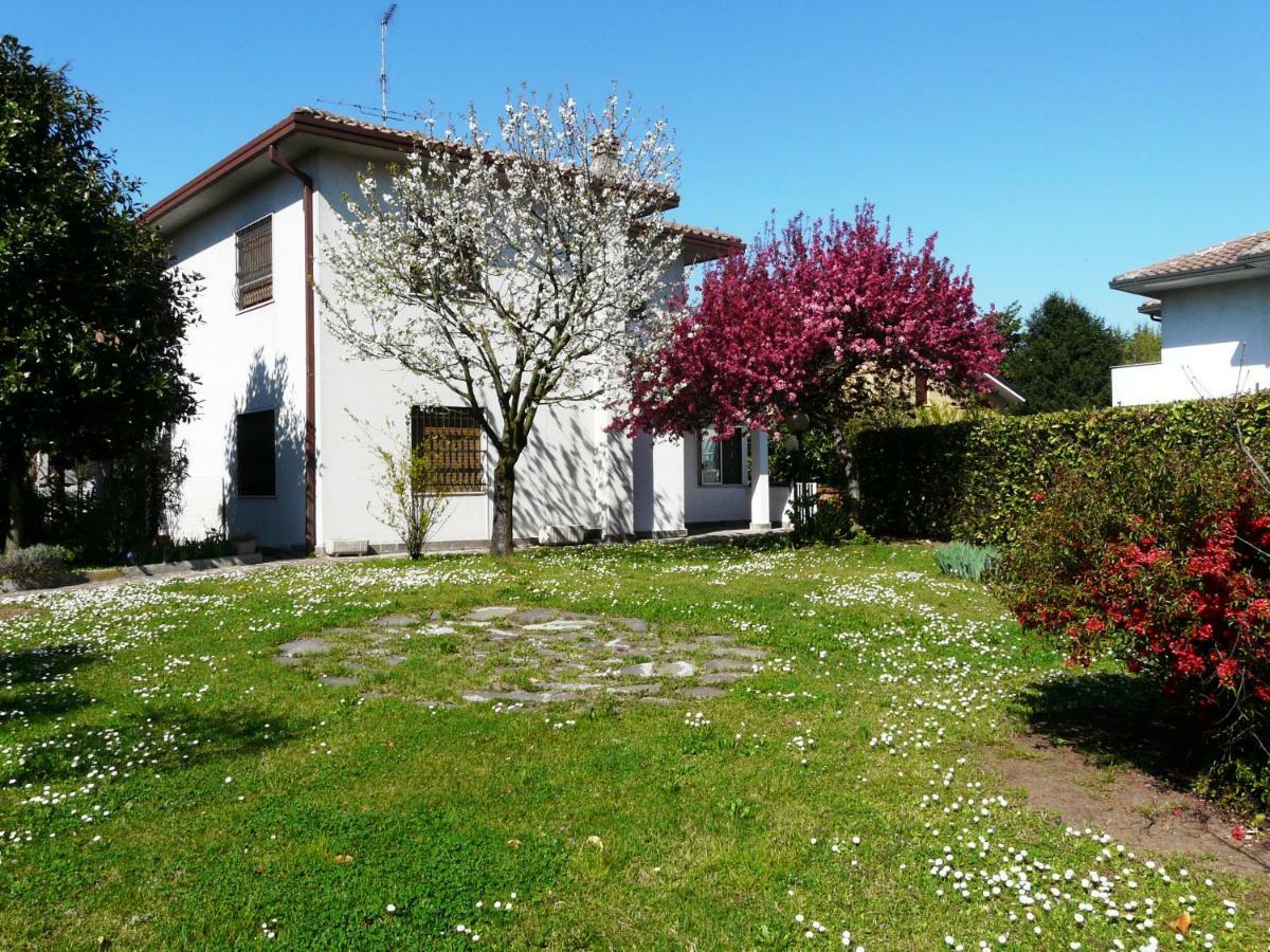 In Giardino B&B Cassina de' Pecchi Eksteriør bilde